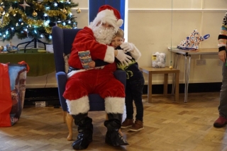 Breakfast-with-Signing-Santa-17